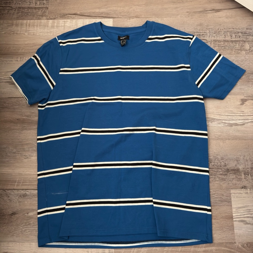 🔥Forever 21 Mens Striped Blue and Black T Shirt🔥